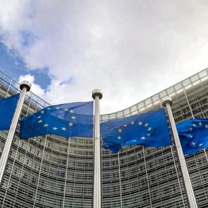 Bruxelas pronta para agir para proteger interesses da UE após ameaças de Trump