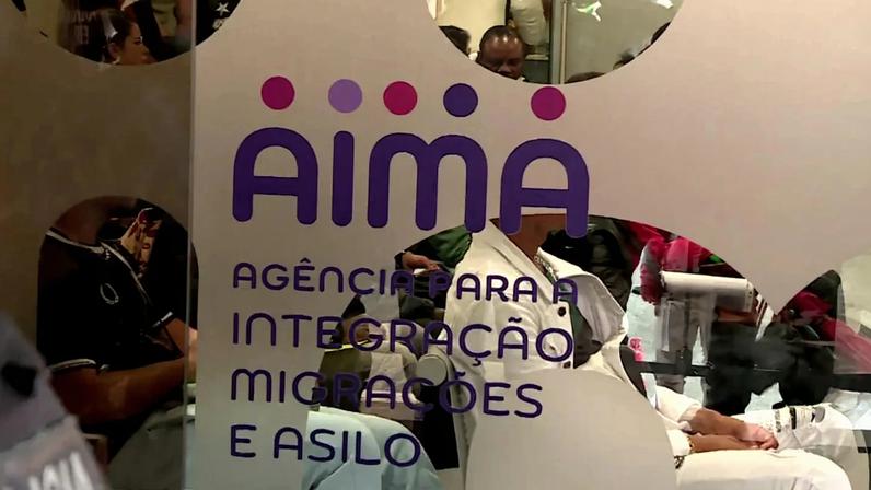 Sindicato acusa Governo de ceder controlo direto sobre vistos a multinacional