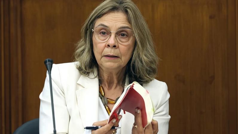 Ministra diz que parto à porta do Santa Maria prova necessidade de urgência regional