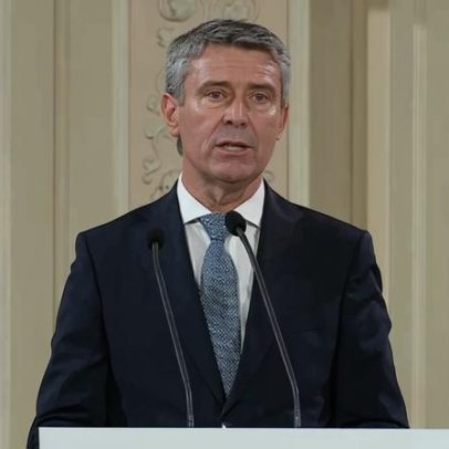 Líder do PS pede esclarecimentos sobre instruções para reduzir cirurgias no SNS