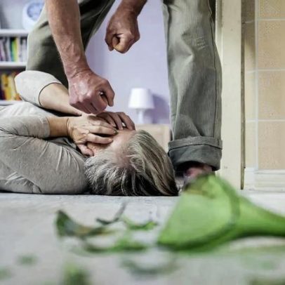 Prisão preventiva a homem de 96 anos por maus-tratos à mulher