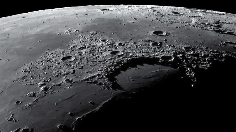 Astronautas já estão no local de lançamento de missão à lua da NASA