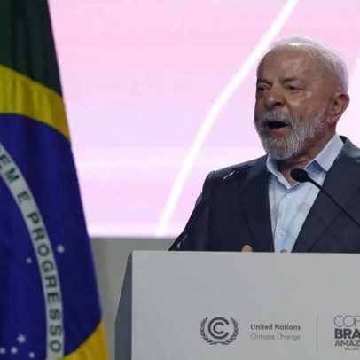 Lula revoga visto de assessor de Trump que pretendia visitar Bolsonaro na prisão