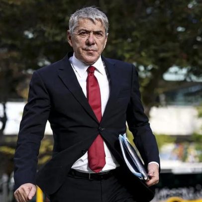 Advogado oficioso de Sócrates renuncia novamente à defesa