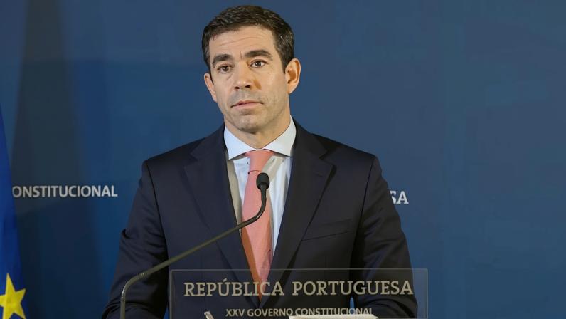 Governo espera maioria para aprovar lei do retorno no parlamento
