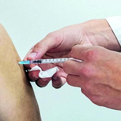 Farmácias defendem alargar vacina da gripe de dose elevada a maiores de 65 anos