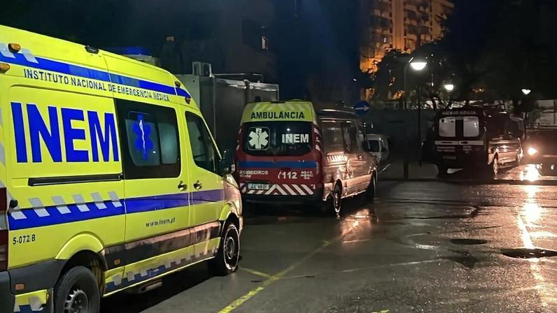 Ambulâncias retidas na Urgência de Faro