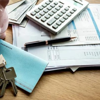 Género, escolaridade e rendimento explicam baixos níveis de literacia financeira
