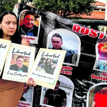 Familiares de presos políticos venezuelanos pedem visita de Delcy Rodríguez