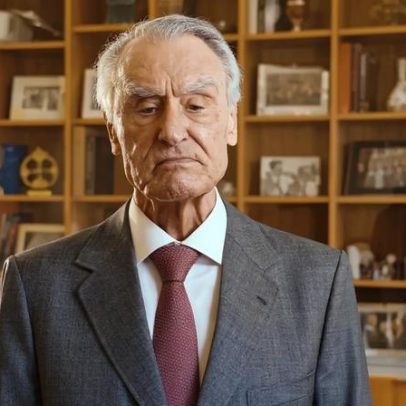Parlamento português saúda Cavaco Silva pela Ordem Europeia do Mérito