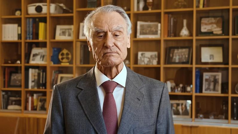 Parlamento português saúda Cavaco Silva pela Ordem Europeia do Mérito