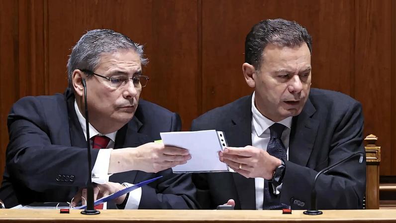 Ministro Carlos Abreu Amorim alerta contra parlamentarização da governação