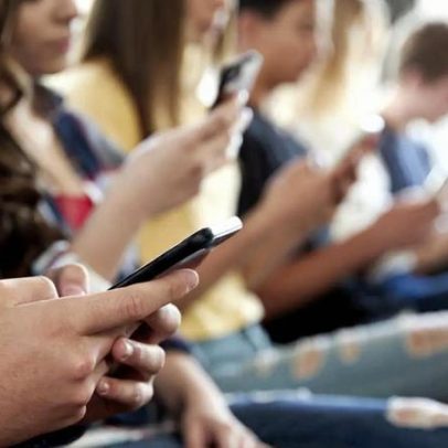 Bruxelas avalia restrições ao uso de redes sociais por menores