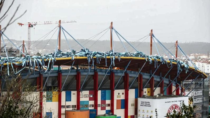 Estragos provocados pelo mau tempo no Estádio de Leiria