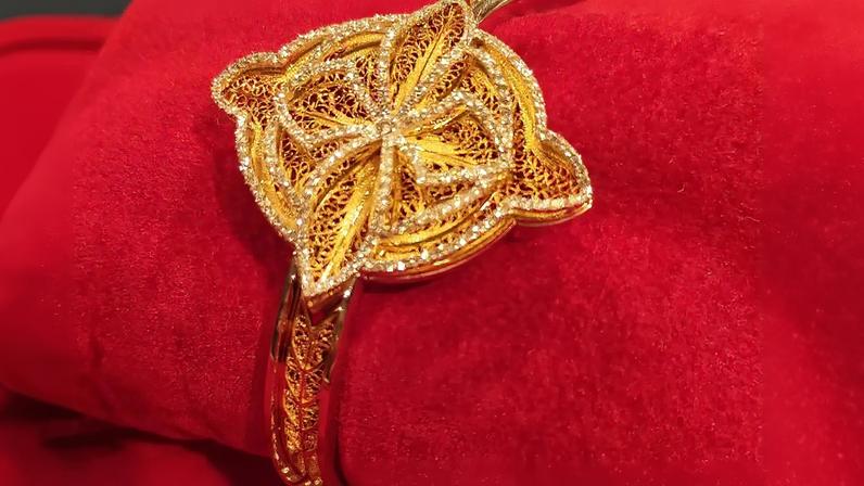 Peças de joalharia em filigrana, expressão nobre da ourivesaria nacional