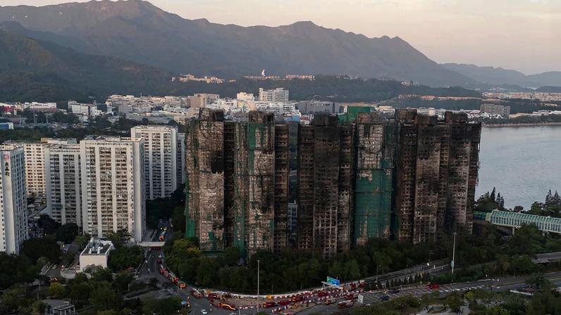 Empreiteiros de HK prometem proibir fumar nos estaleiros após incêndio fatal