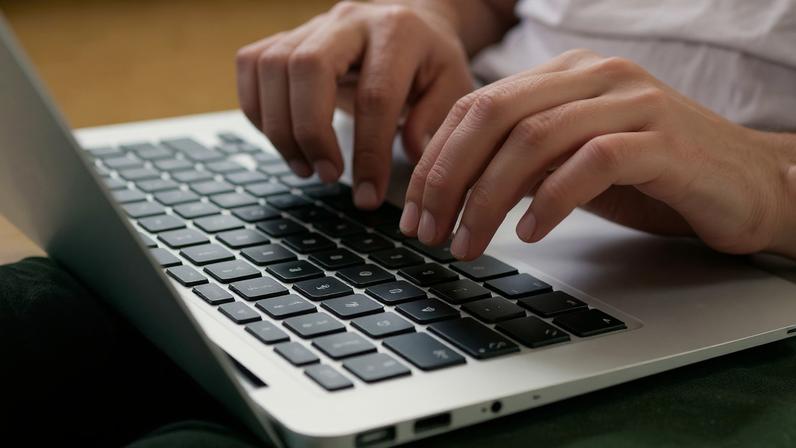 Burlas através de contas bancárias