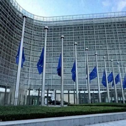 Bruxelas pretende elevar o peso da indústria no PIB da UE para 20% até 2035