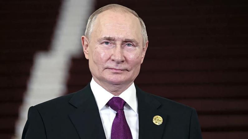 Putin acusa Kiev de terrorismo após afundamento de navio russo com GNL