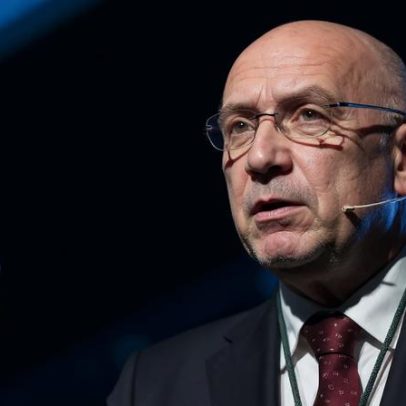 Passos Coelho aconselha Montenegro a focar-se na sua missão