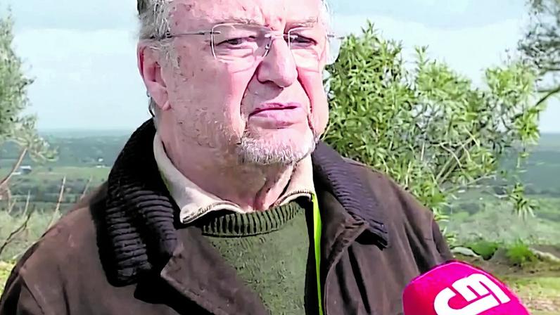 António Lobão garante que não existe uma relação amorosa