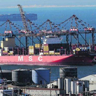 China pede preservação da segurança no estreito de Ormuz
