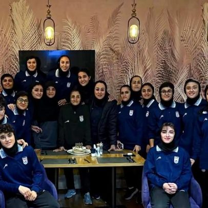 Trump pede asilo à Austrália para jogadoras iranianas que recusaram cantar hino