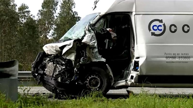 Dois feridos em colisão na A1 na zona de Soure. Trânsito condicionado