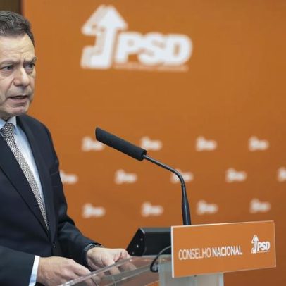 Luís Montenegro desafia Passos Coelho a avançar com propostas