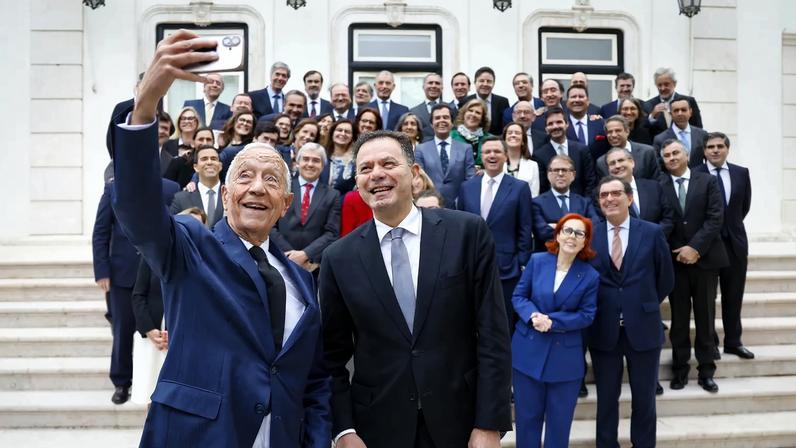 Marcelo Rebelo de Sousa despede-se do Governo com fotografia de grupo.