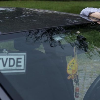 Escolha da língua do condutor no TVDE pode tornar-se realidade