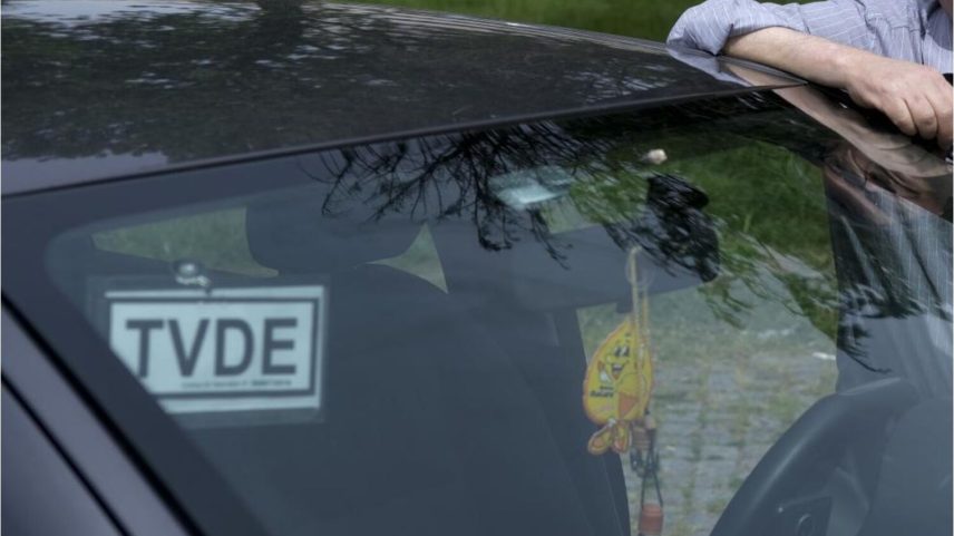 Escolha da língua do condutor no TVDE pode tornar-se realidade