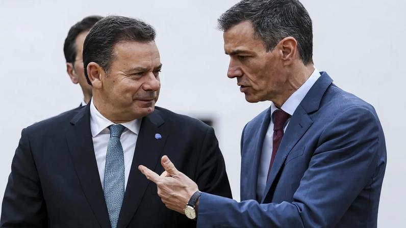 Primeiro-ministro, Luís Montenegro, ao lado do chefe do Governo espanhol