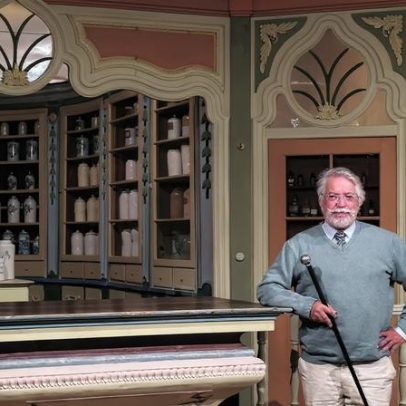 João Neto afirma não comprar peças apenas pela beleza