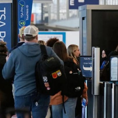 Aeroportos dos EUA enfrentam filas e atrasos devido à paralisação orçamental