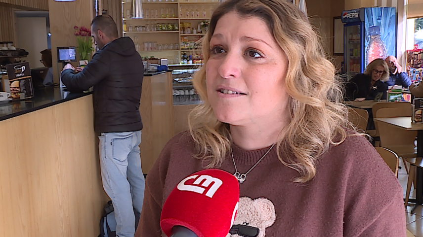 Carla Cruz é proprietária do café assaltado