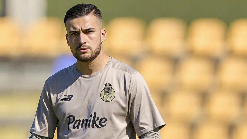 Ex-jogador do FC Porto e membro dos Super Dragões detidos em operação no Bairro do Cerco