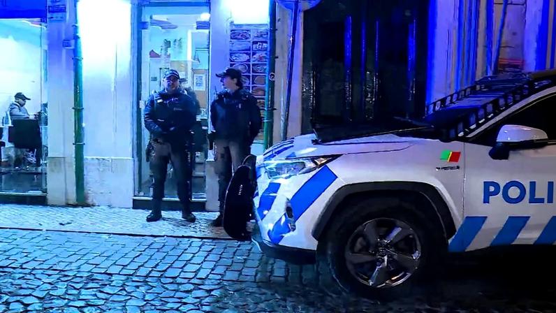 Moradores de zona de tráfico em Lisboa entregam computador à PSP