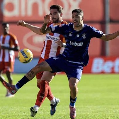 Santa Clara vence o AVS e sobe aos lugares de permanência