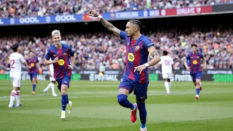 Barcelona goleia Sevilha e reforça liderança na La Liga