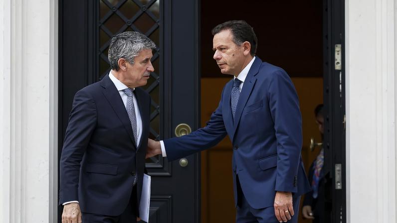 Montenegro e Carneiro reúnem-se para debater órgãos externos do parlamento