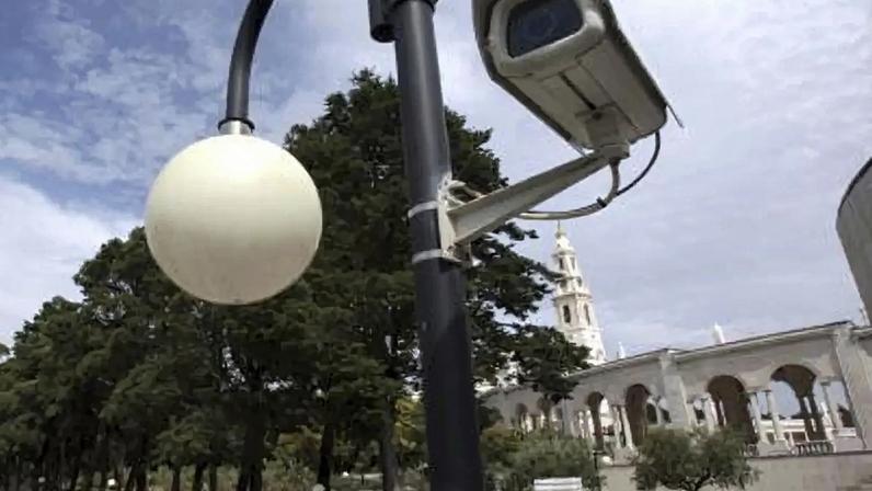 Uma das câmaras que fazem parte da videovigilância do Santuário de Fátima