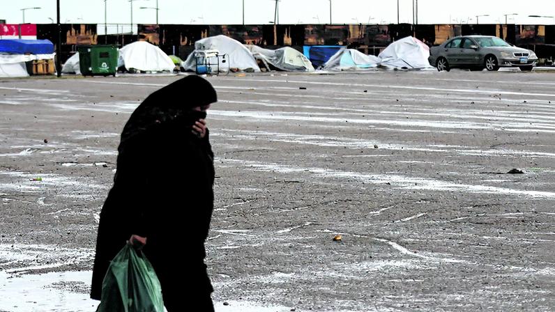 Deslocados libaneses fogem da morte para a miséria