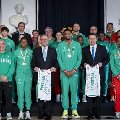 Presidente da República condecora medalhados dos Mundiais de pista coberta