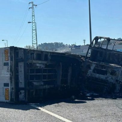 Camião despista-se e incendeia-se na A1 em Vila Nova de Gaia