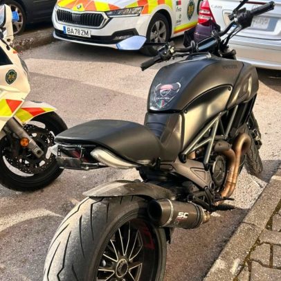 Foge à GNR na autoestrada em moto com matrícula tapada