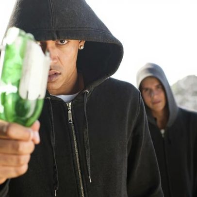 Detido por tentativa de homicídio com garrafa partida