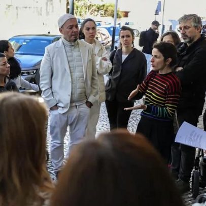 Pais protestam contra transferência de escola para outro agrupamento em Lisboa