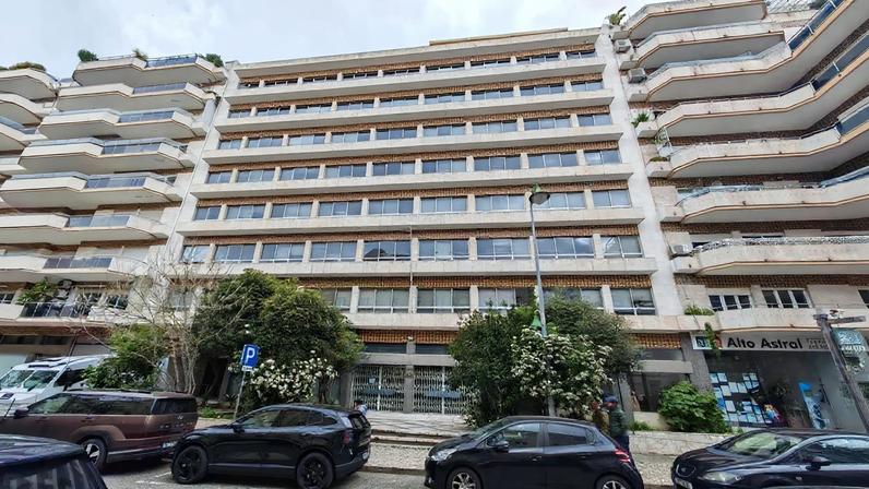 Prédio de dez andares em Lisboa, avaliado em 17 milhões, é um dos imóveis à venda pelo Estado