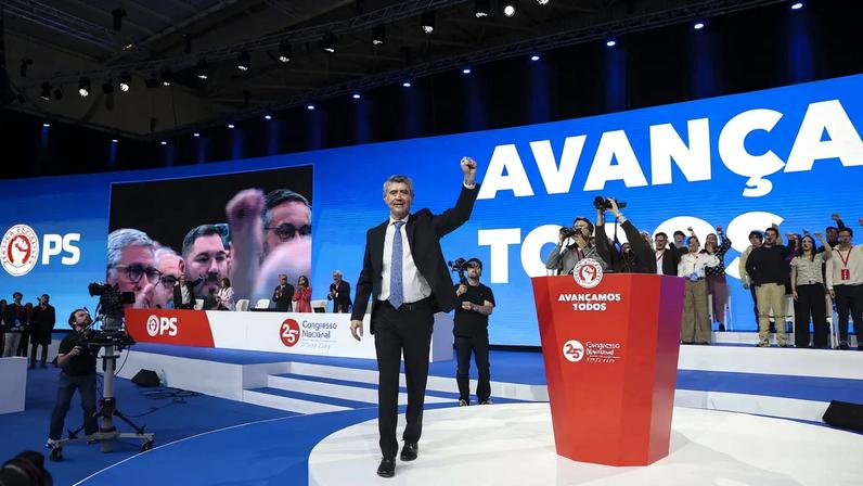 José Luís Carneiro no congresso do PS